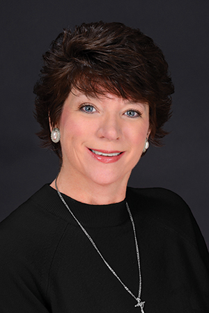 Elizabeth Hernandez - Career Counselor